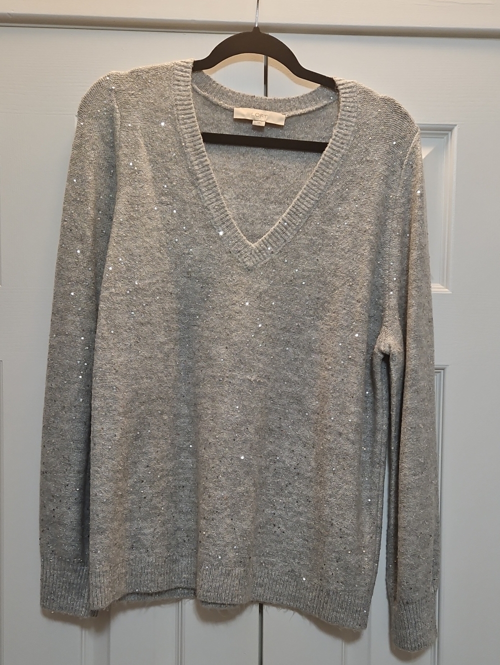 LOFT Gray & Silver Sequin V-Neck Sweater L Womens EUC